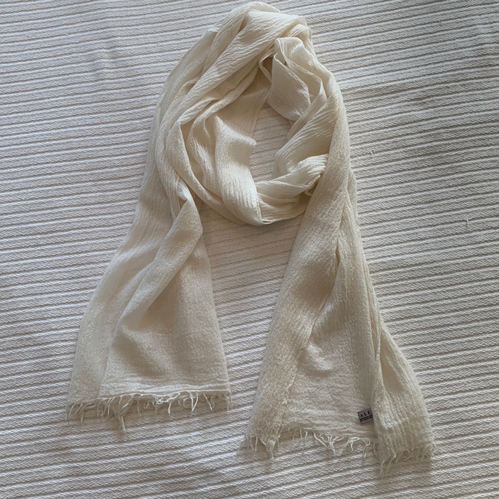 Amicale Scarf Wrap Shawl Cream/Off-White